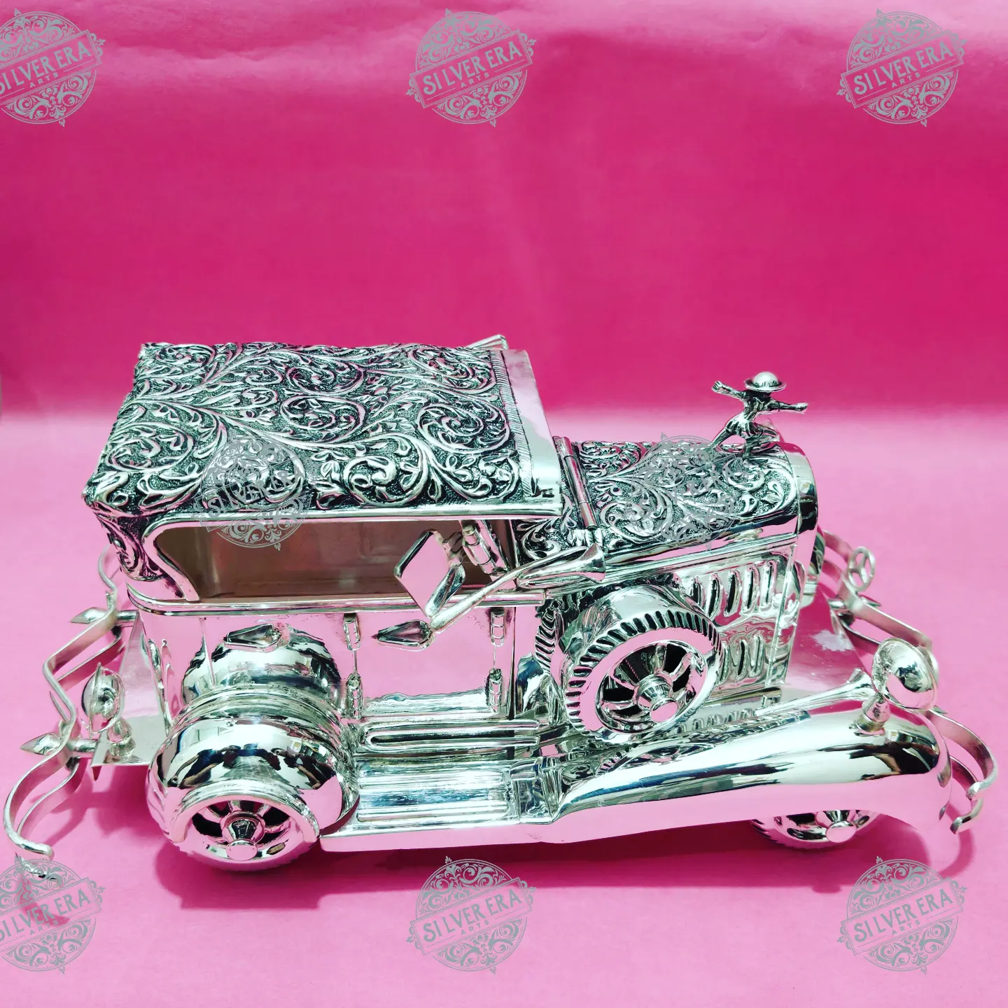 silver car_054632
